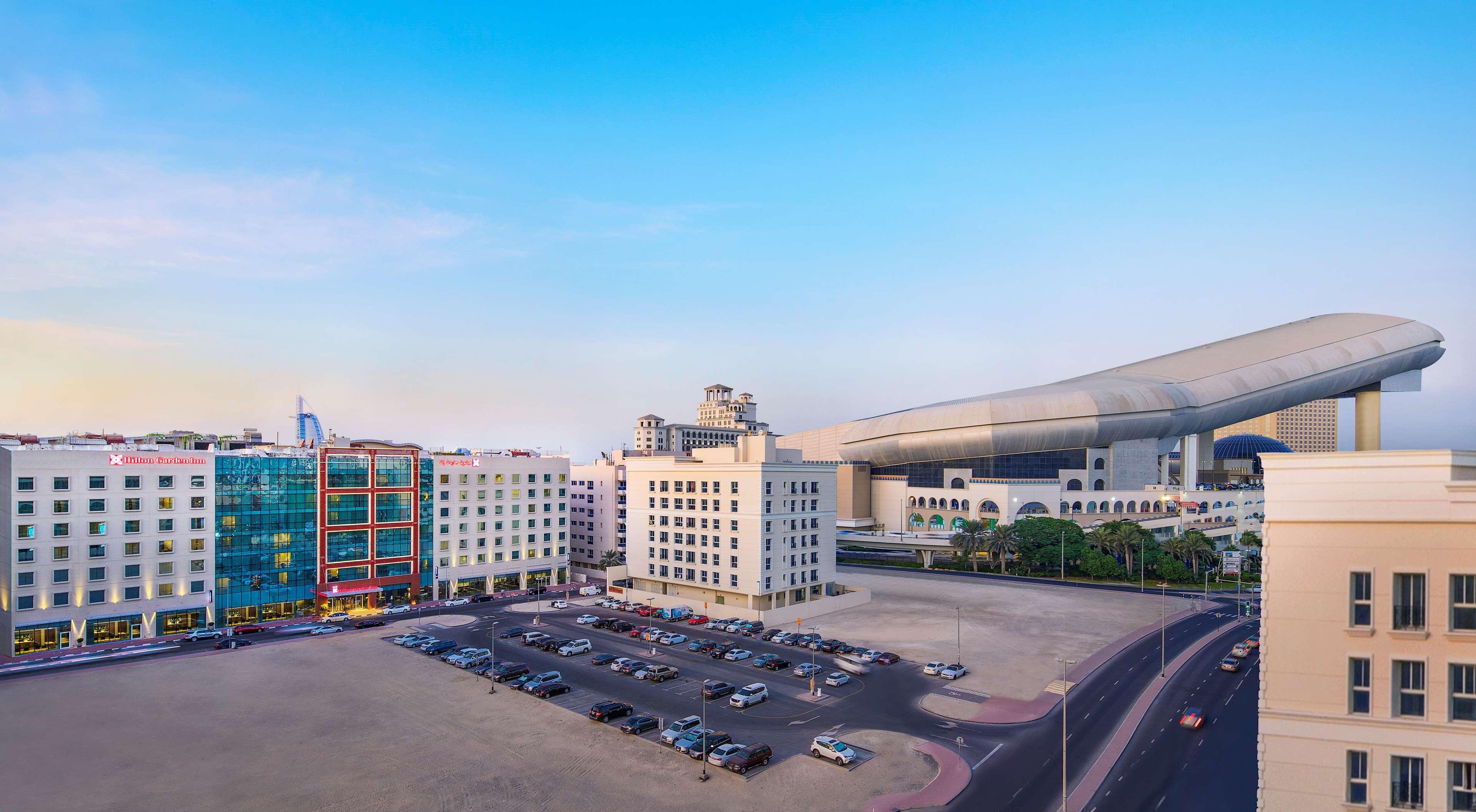 Hilton Garden Inn Dubai, Mall Avenue Exterior photo